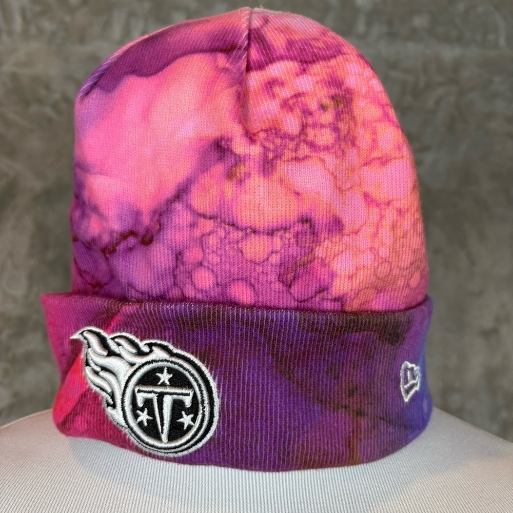 Tennessee Titan’s Mn’s New Era Crucial Catch Cuffed Knit Hat Beanie Tie-dye